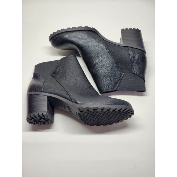 AEROSOLES Shoes - Aerosoles High Heel Rest Ankle Boot Black Bootie